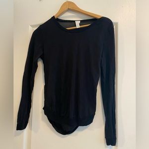 Si-Iae Black open back shirt